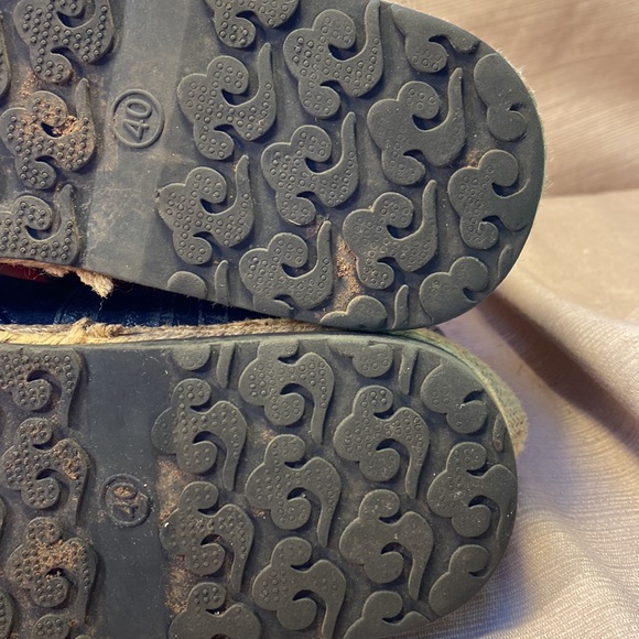 Handmade brocade/embroidered slipon burlap booties - Picture 10 of 16